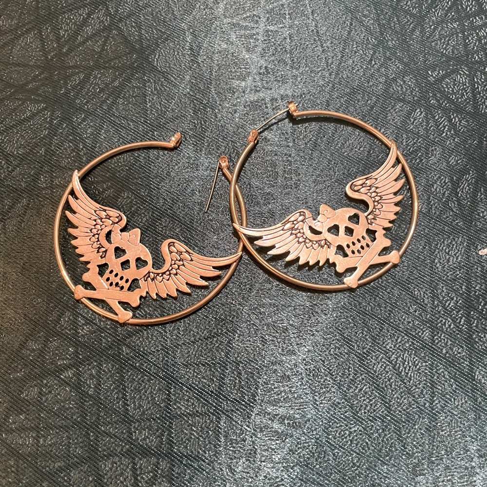 Skull hoop earrings